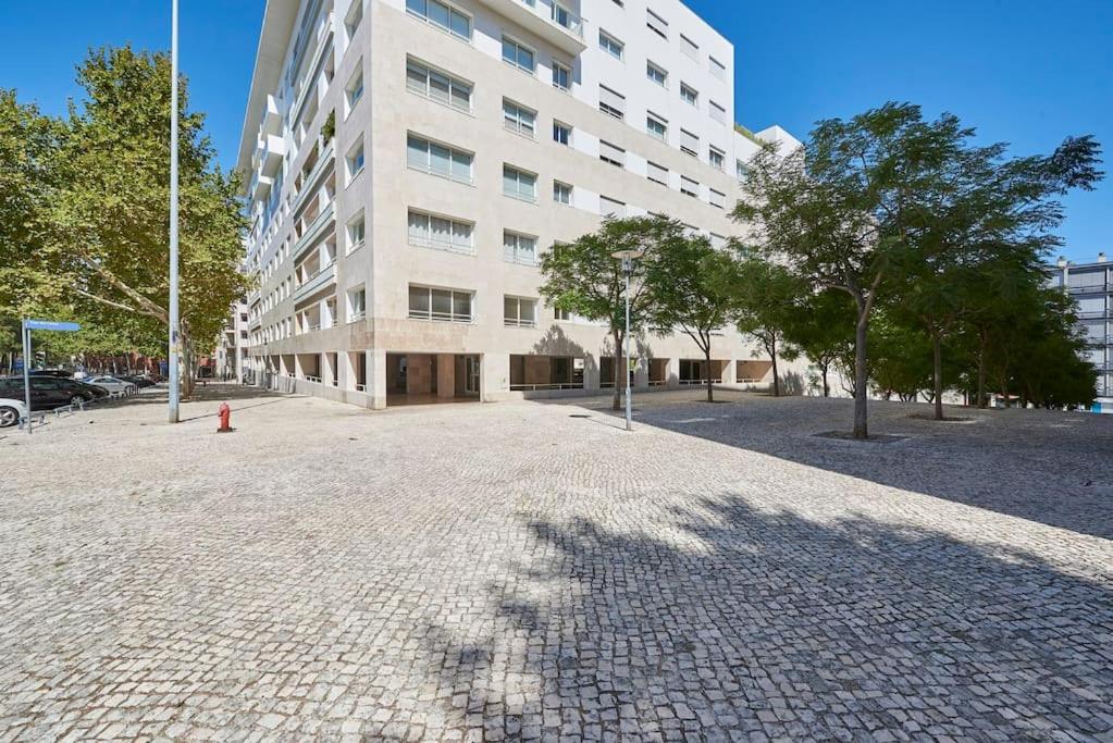 Modern Apartment In Parque Das Nacoes Lissabon Exterior foto