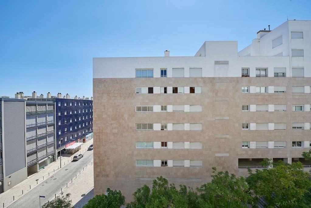 Modern Apartment In Parque Das Nacoes Lissabon Exterior foto